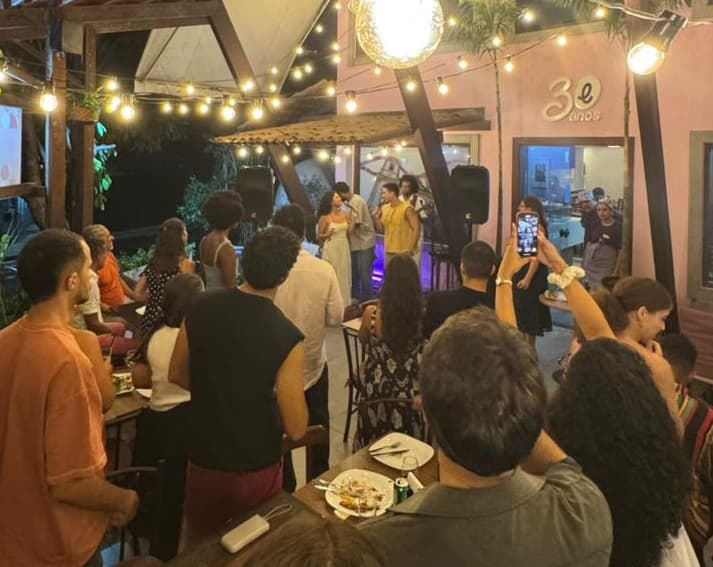 Noites de Verão Lilás — Mateus Tranzilo canta Djavan