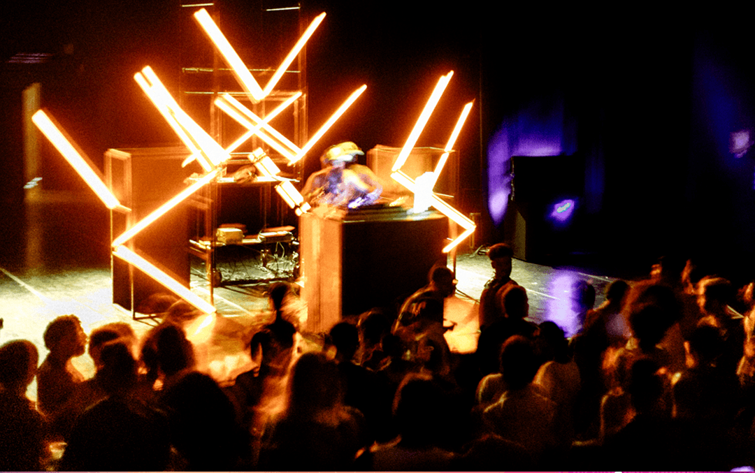 37ª MANIFESTO — Delírios de um Sábado à Noite